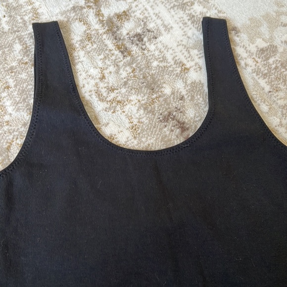 Aritzia Wilfred Free Red Scoop Neck Sleeveless Bodysuit Sz XS - Picture 2 of 9